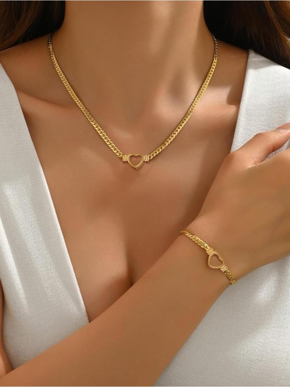Gold Heart Link Necklace and Bracelet Set - Timeless Women's Jewelry